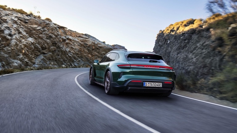 Porsche Taycan Turbo Cross Turismo - 2