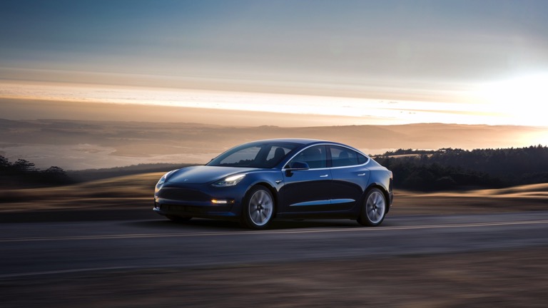 Tesla Model 3 Standard Range Plus - 2