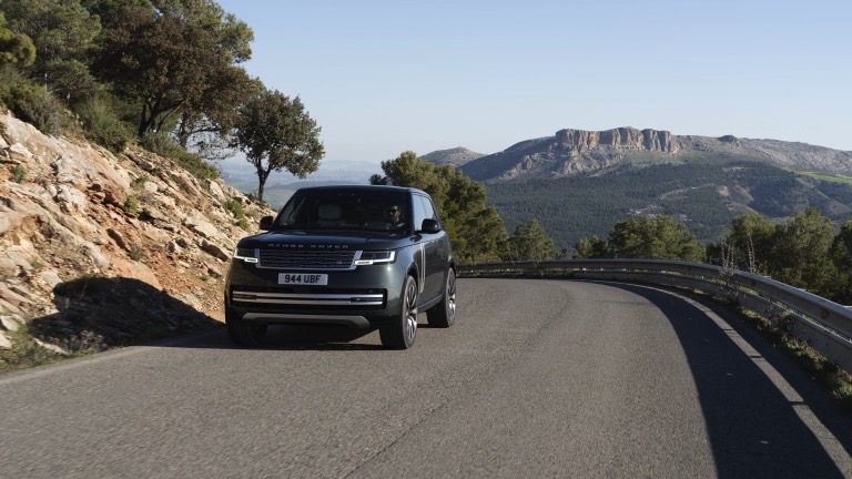 Land Rover Range Rover LWB EV550(MY27) - 8